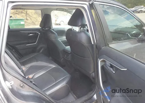 2023 Toyota Rav4 Xle Premium z USA, uszkodzony, nr VIN 2T3A1RFV0PW383632